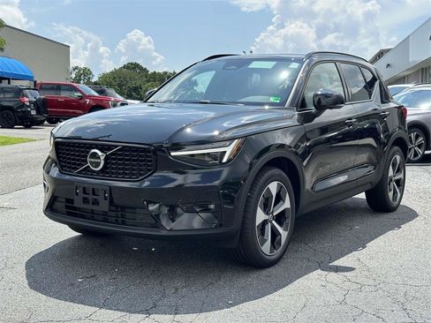 New 2026 Volvo XC40 B5 Plus w/ Protection Package Premier image 22
