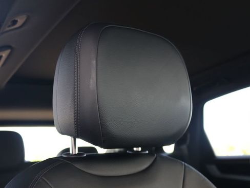 Used 2024 Porsche Cayenne image 37