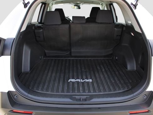 Used 2025 Toyota RAV4 LE AWD/4WD image 32