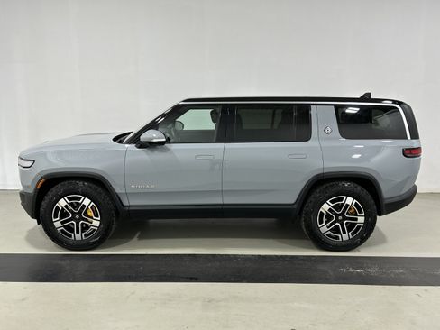 Used 2023 Rivian R1S Adventure AWD/4WD image 2