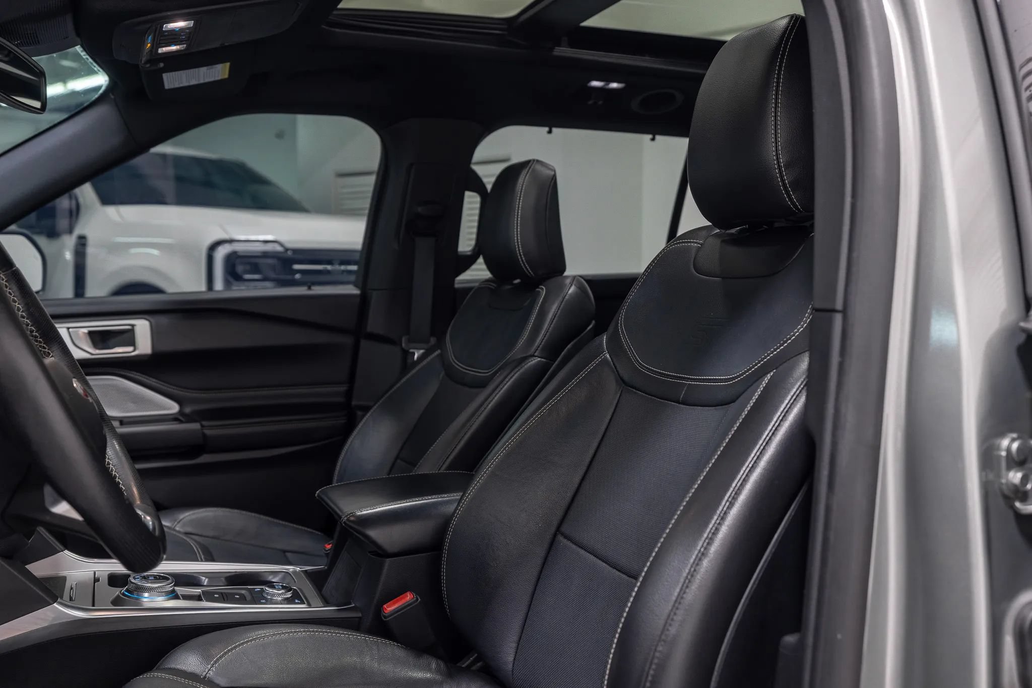 Used 2020 Ford Explorer ST w/ Premium Technology Package AWD/4WD image 38