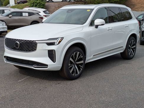 New 2026 Volvo XC90 B5 Core image 2