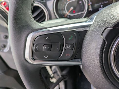 Used 2023 Jeep Wrangler Unlimited Sahara image 17