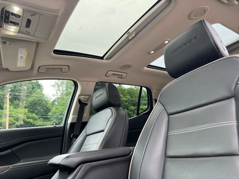 Used 2023 GMC Acadia Denali w/ Trailering Package AWD/4WD image 16