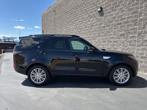 Used 2017 Land Rover Discovery HSE AWD/4WD image 4