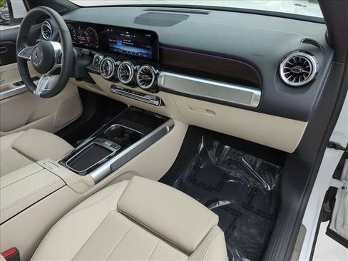 Used 2026 Mercedes-Benz GLB 250 image 23