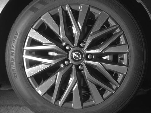 Used 2025 Nissan Altima 2.5 SV FWD image 13