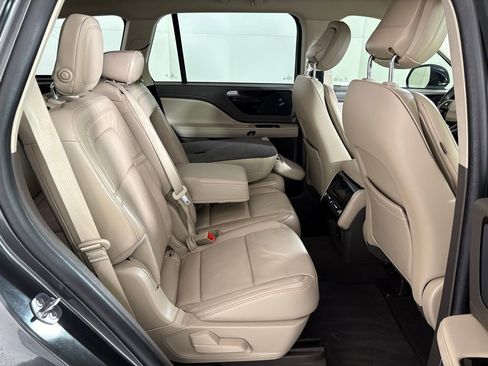 Used 2020 Lincoln Aviator Reserve w/ Elements Package Plus image 41