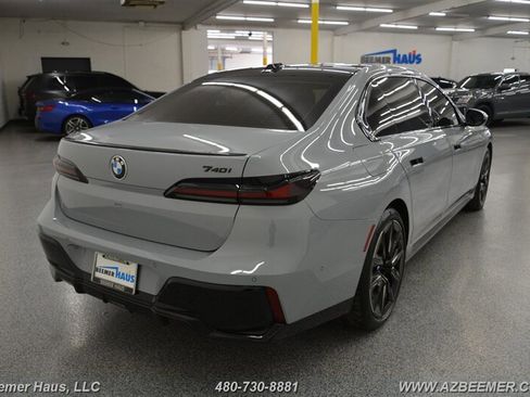 Used 2024 BMW 740i w/ M Sport Professional Package image 9