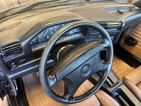 Used 1991 BMW 325i Convertible RWD image 24