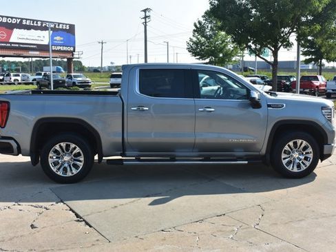 Used 2023 GMC Sierra 1500 Denali w/ Technology Package AWD/4WD image 4