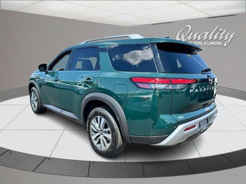 Used 2025 Nissan Pathfinder SL AWD/4WD image 8