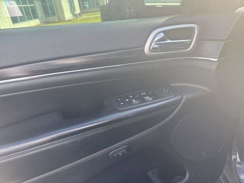 Used 2019 Jeep Grand Cherokee Limited w/ Luxury Group II AWD/4WD image 12