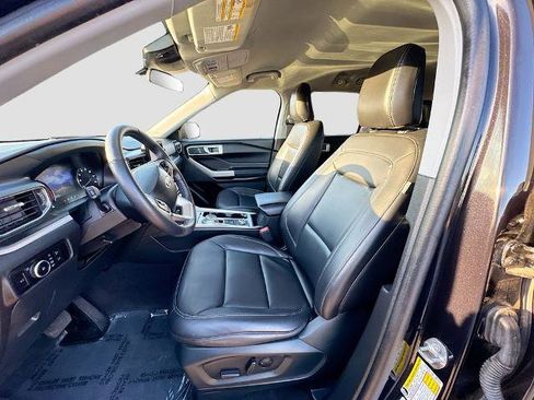 Certified 2023 Ford Explorer XLT w/ Equipment Group 202A image 17