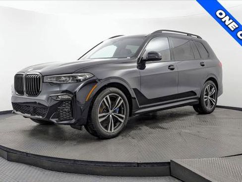 Used 2022 BMW X7 xDrive40i w/ M Sport Package AWD/4WD image 2