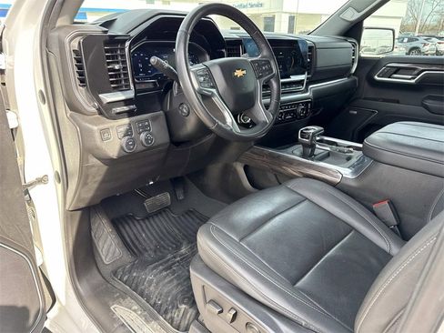 Used 2023 Chevrolet Silverado 1500 LTZ w/ LTZ Premium Package image 9
