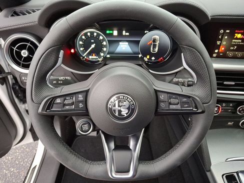 New 2025 Alfa Romeo Stelvio Sprint image 15