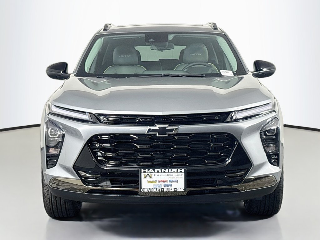 New 2026 Chevrolet Trax ACTIV w/ Sunroof Package FWD image 2