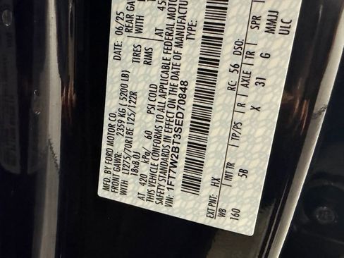 Used 2025 Ford F250 Lariat image 33