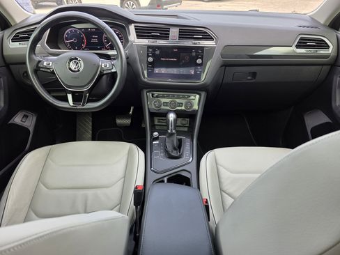 Used 2018 Volkswagen Tiguan SEL Premium image 13