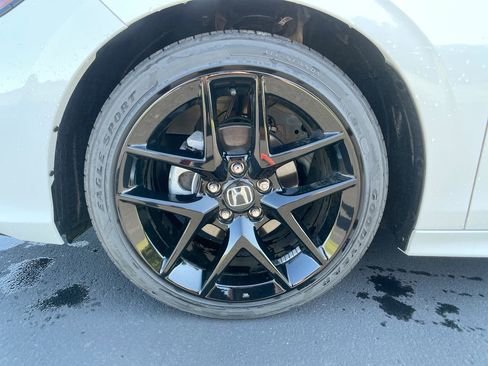 Used 2025 Honda Civic Sport image 11