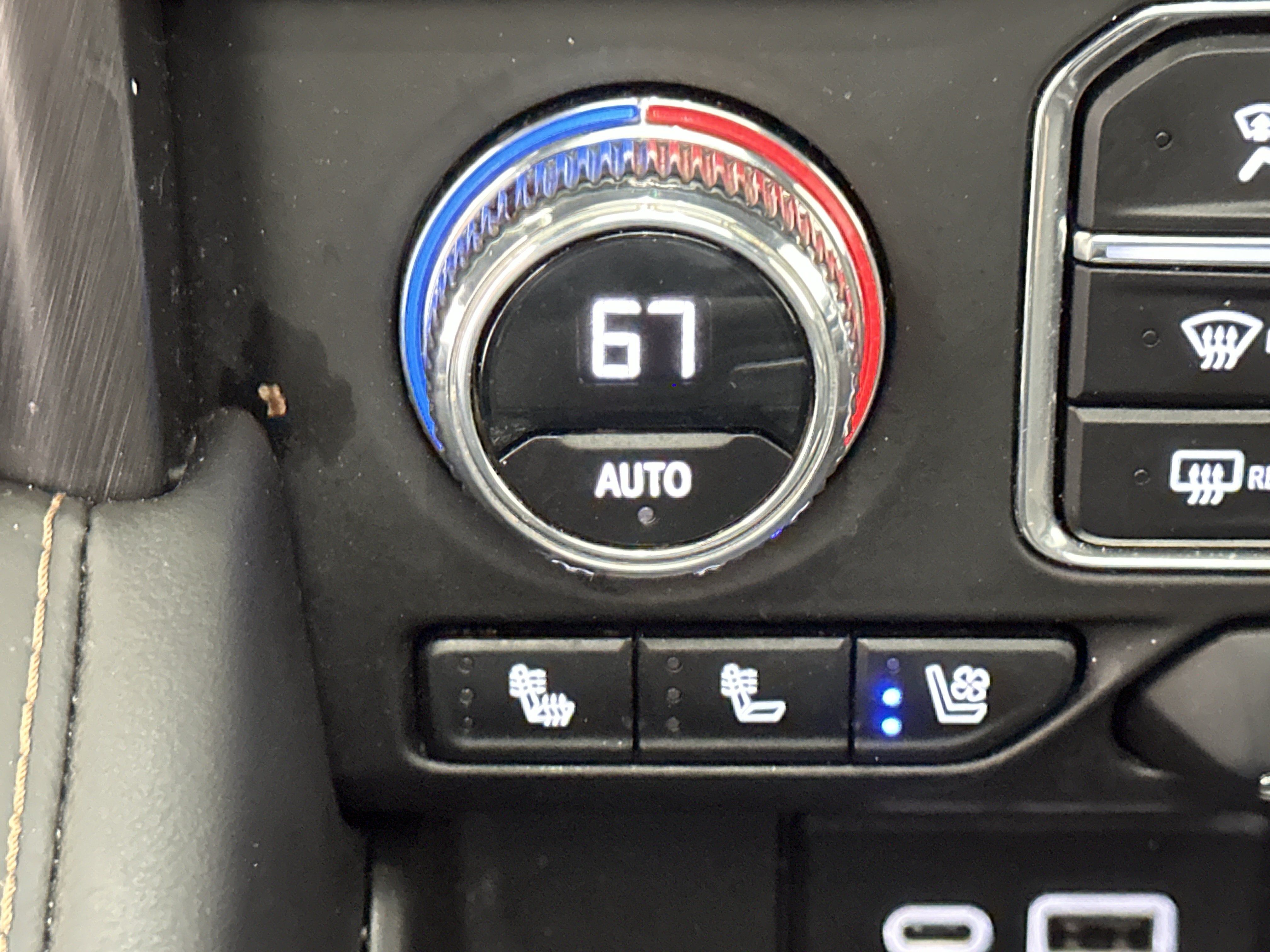 Used 2023 GMC Yukon AT4 w/ AT4 Premium Plus Package AWD/4WD image 41