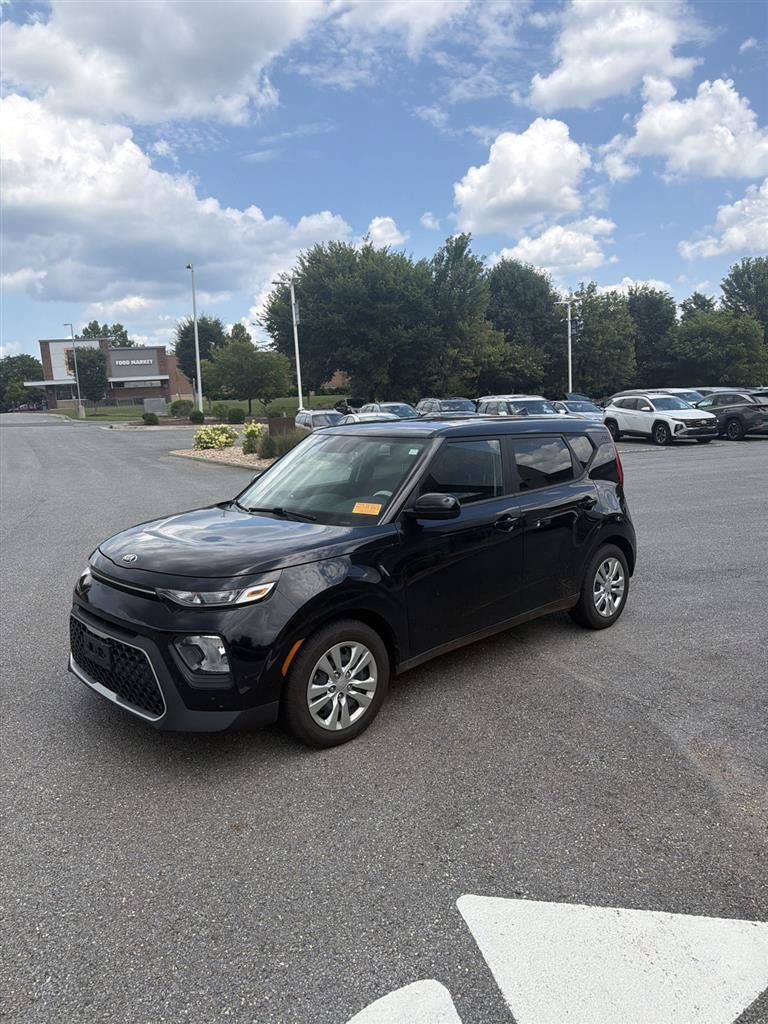 Used 2021 Kia Soul LX FWD image 1
