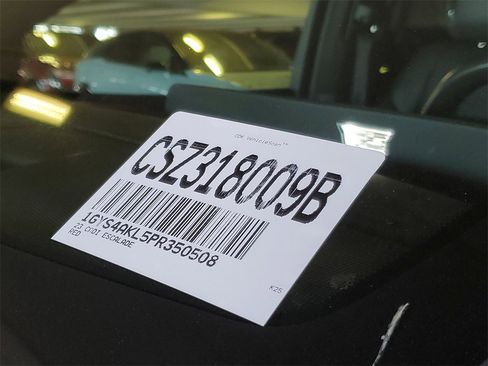 Used 2023 Cadillac Escalade Luxury image 53