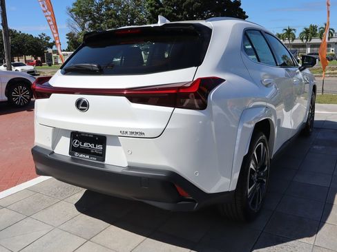 New 2026 Lexus UX 300h FWD image 22