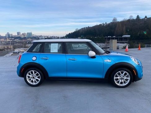Used 2018 MINI Cooper S image 2