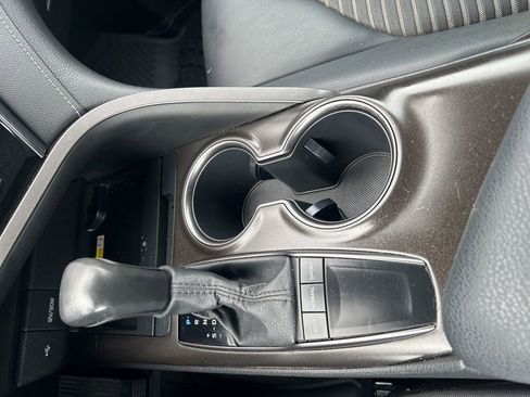 Used 2022 Toyota Camry SE w/ Audio Upgrade Package FWD image 13