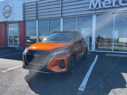 Used 2024 Nissan Kicks SR image 5