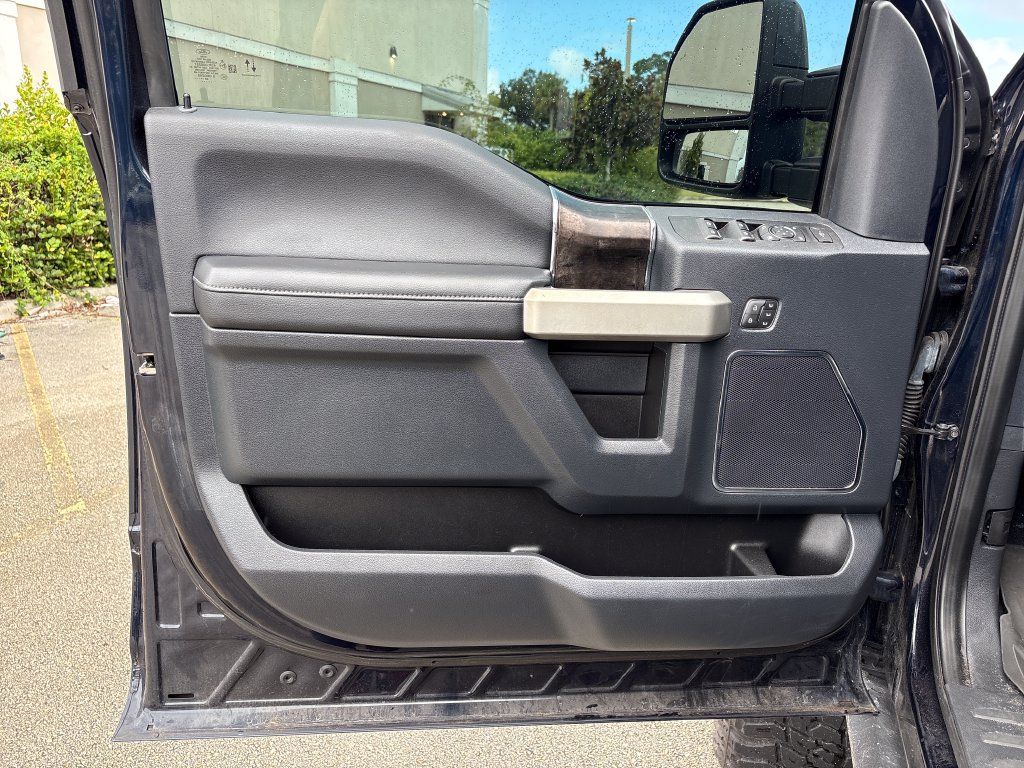 Used 2022 Ford F250 Lariat w/ Lariat Value Package AWD/4WD image 23
