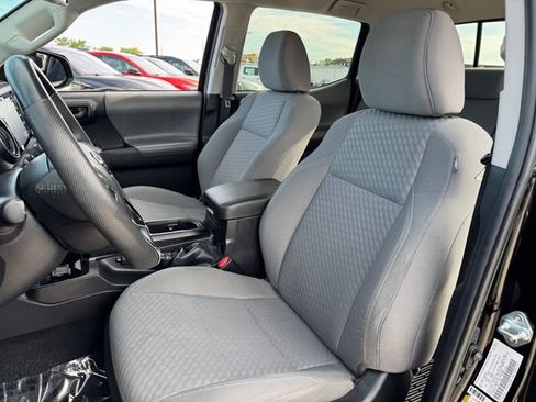 Used 2022 Toyota Tacoma SR5 AWD/4WD image 15