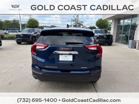Used 2023 GMC Terrain SLE w/ Driver Convenience Package AWD/4WD image 3
