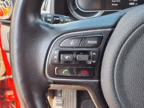 Used 2017 Kia Niro Touring image 20