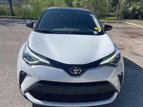 Used 2022 Toyota C-HR Limited image 6