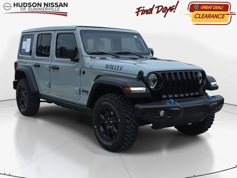 Used 2023 Jeep Wrangler Unlimited w/ Sun & Screen Package image 1