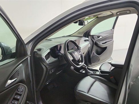 Used 2024 Buick Encore GX Sport Touring image 9