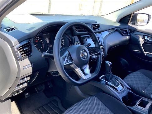 Used 2021 Nissan Rogue Sport SV image 15