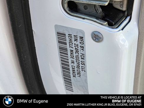 Used 2023 Chrysler Pacifica Limited FWD image 24