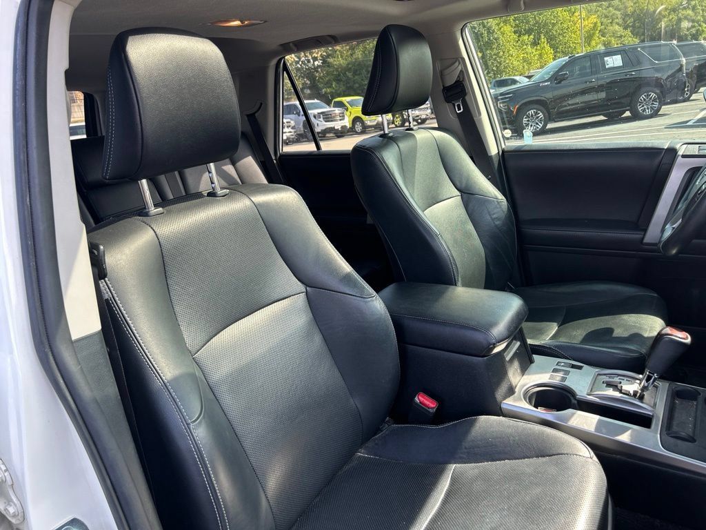 Used 2018 Toyota 4Runner Limited AWD/4WD image 36