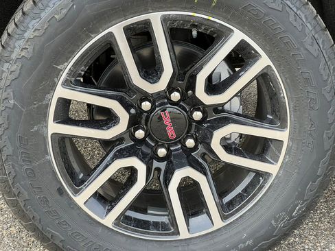 New 2026 GMC Sierra 1500 AT4 w/ AT4 Premium Package AWD/4WD image 7