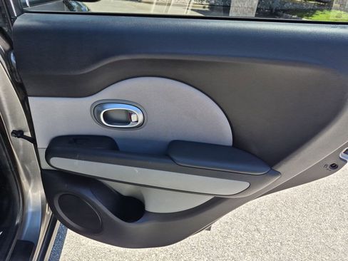 Used 2016 Kia Soul + FWD image 26