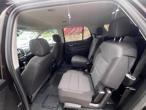 Used 2019 Chevrolet Traverse LT FWD image 16