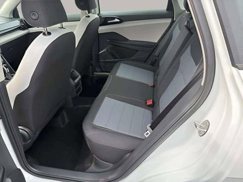 New 2026 Volkswagen Taos S image 5