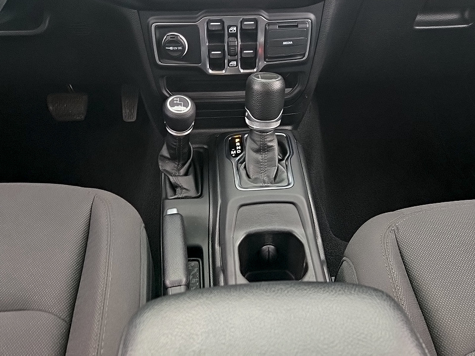 Used 2023 Jeep Gladiator Sport AWD/4WD image 20
