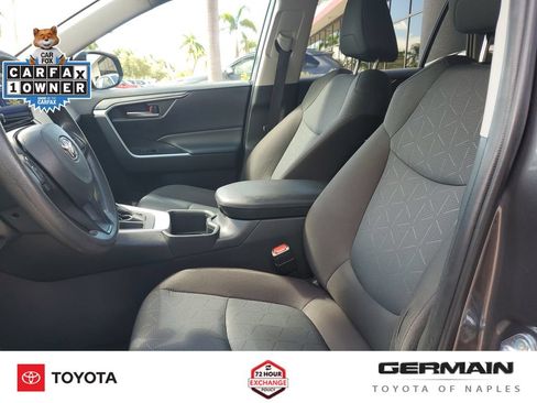 Used 2025 Toyota RAV4 XLE w/ Convenience Package FWD image 19