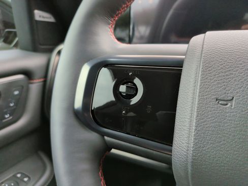 Used 2025 Nissan Armada PRO-4X w/ Pro-4X Premium Package image 22