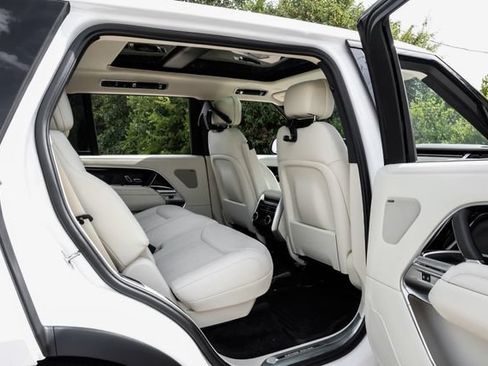 New 2026 Land Rover Range Rover Long Wheelbase SE AWD/4WD image 46